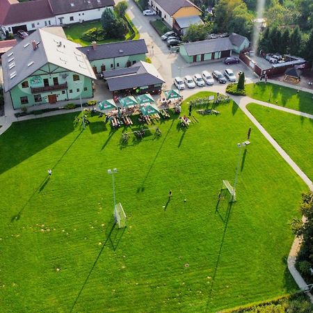 Restaurace A Penzion Kamenec Jilešovice Εξωτερικό φωτογραφία
