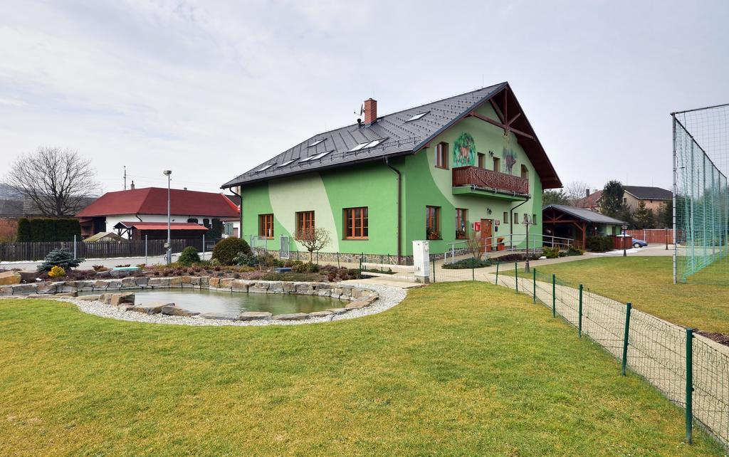 Restaurace A Penzion Kamenec Jilešovice Εξωτερικό φωτογραφία