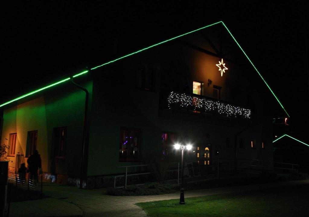 Restaurace A Penzion Kamenec Jilešovice Εξωτερικό φωτογραφία