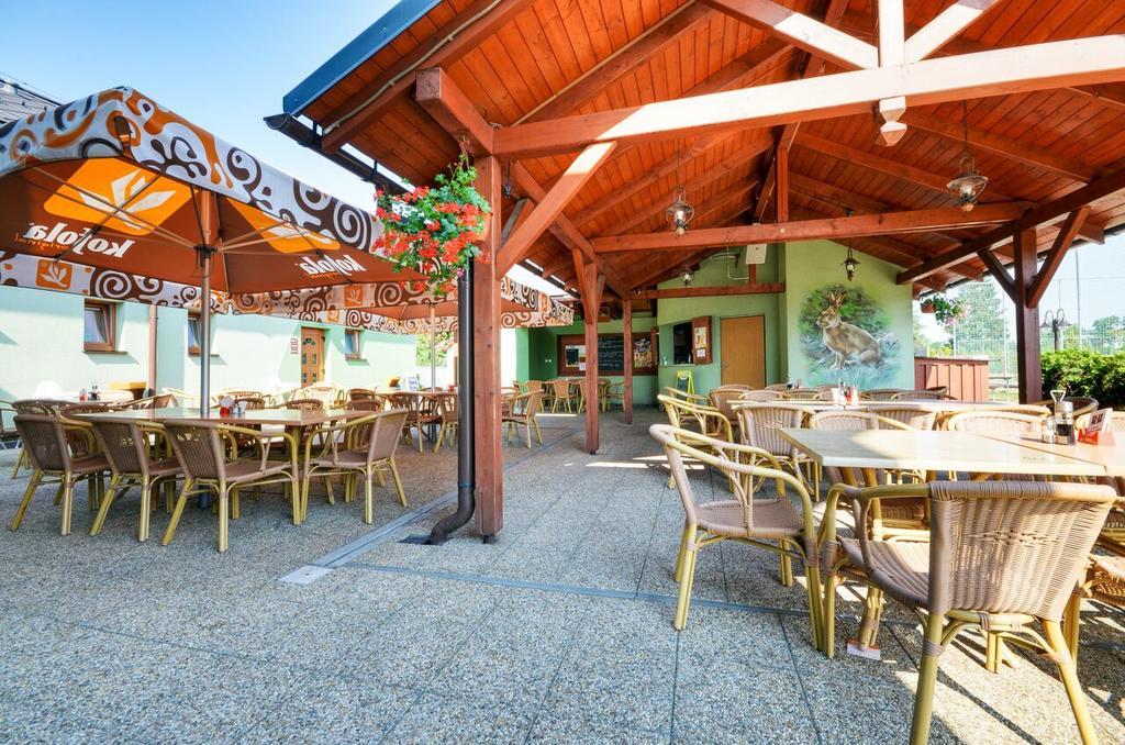 Restaurace A Penzion Kamenec Jilešovice Εξωτερικό φωτογραφία