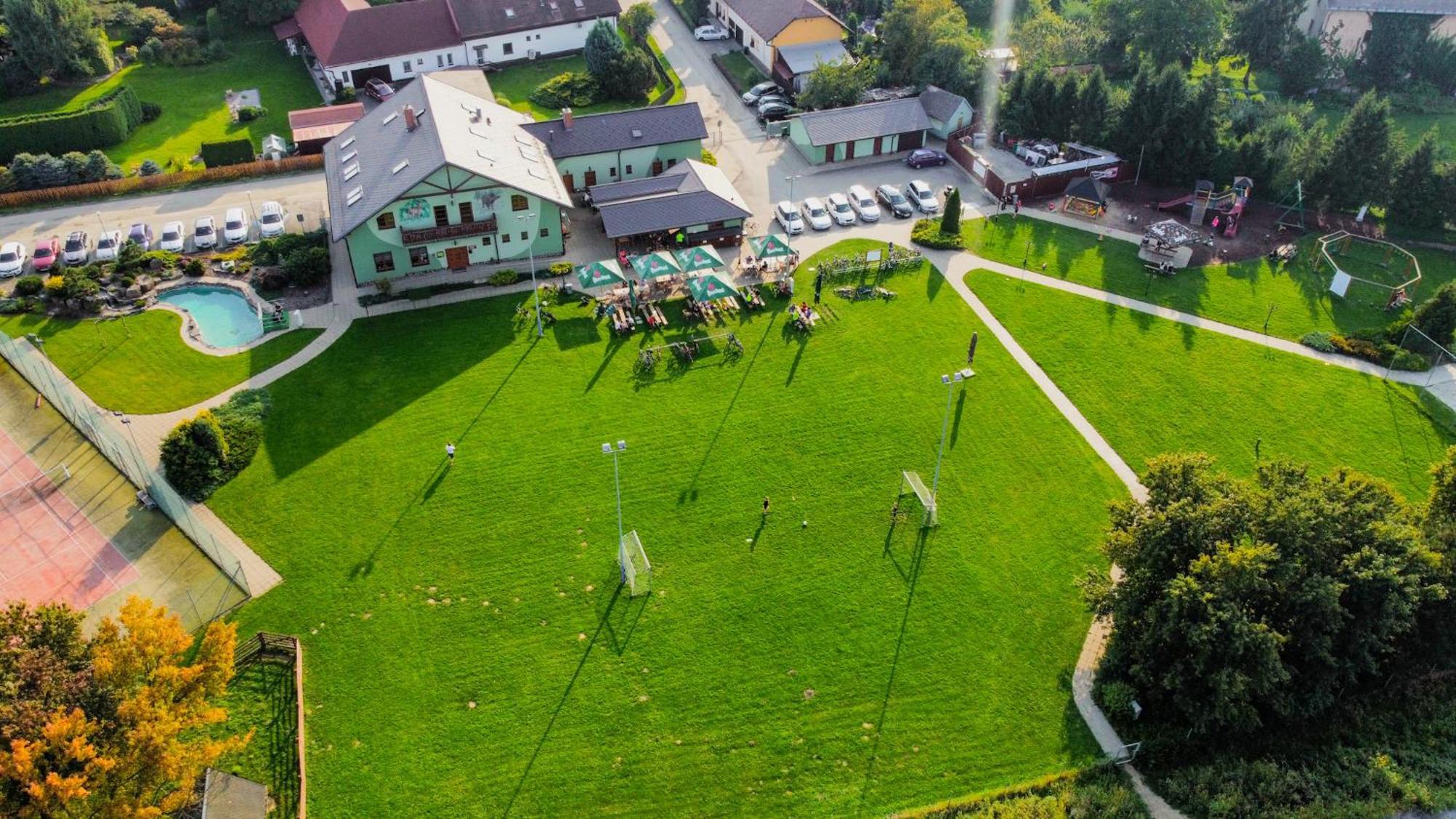 Restaurace A Penzion Kamenec Jilešovice Εξωτερικό φωτογραφία